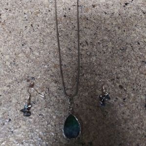 Necklace earring set